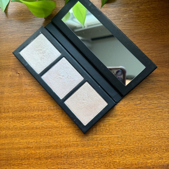 MAC HYPER REAL GLOW  Highlighter palette - Picture 2 of 5